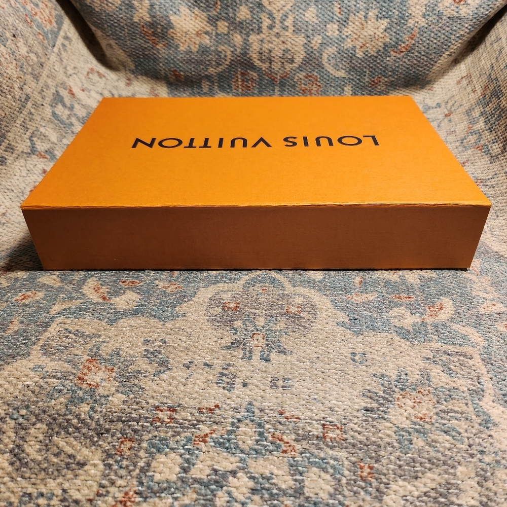 Louis Vuitton gift box - Picture 3 of 6